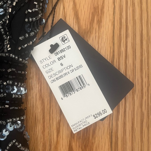 NWT Adrianna Papell Art Deco Diamond Beaded Evening Gown with Cap Sleeves - Picture 11 of 14